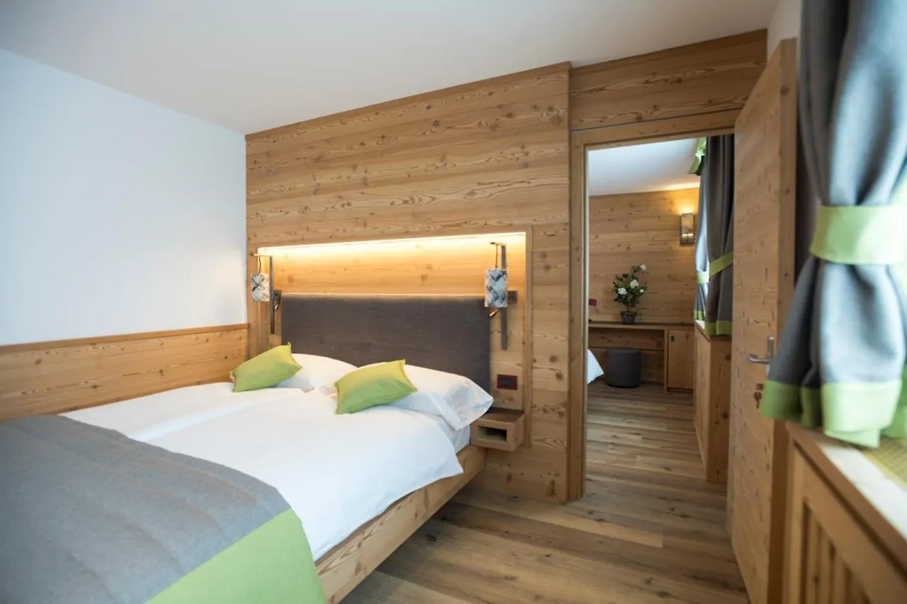 Sport Hotel Vittoria Passo del Tonale 4*,  Italy